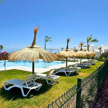 Alcazaba Lagoon & Private Costa Del Sol إِستيبونا