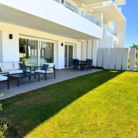 Alcazaba Lagoon & Private Costa Del Sol * إِستيبونا