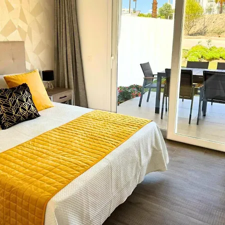 Alcazaba Lagoon & Private Costa Del Sol إِستيبونا